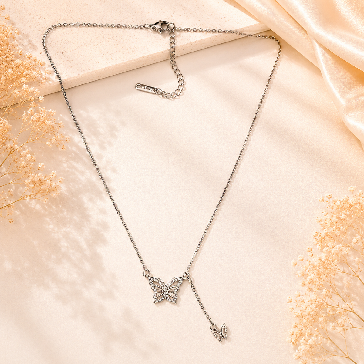 Premium Anti Tarnish Chain with Pendant Waterproof Long Lasting Fashion Jewellery for Women