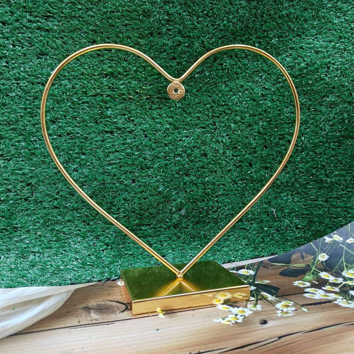 10 INCH HEART SHAPE HANGING METAL HOOP STAND
