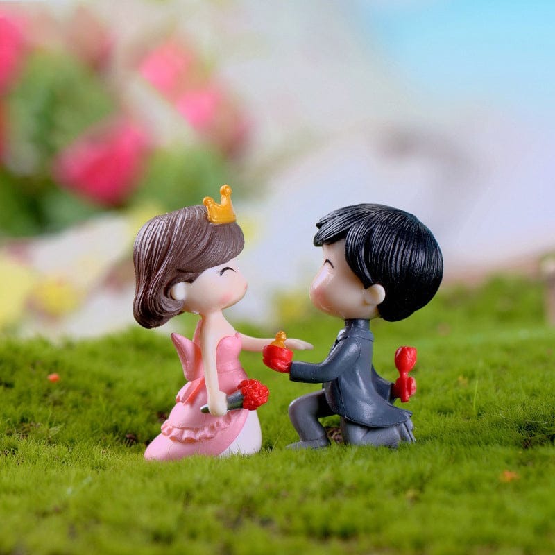 Miniature couple figurine for resin art DIY crafts dollhouse decoration fairy garden miniature India