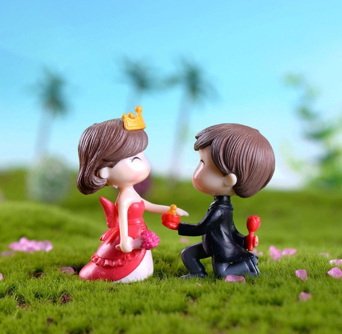Miniature Proposing Couple 1480743-B