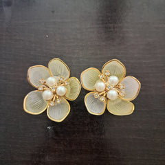 Acrylic Flower with Ready Pearl Flower for Pooja Thali (2pcs)