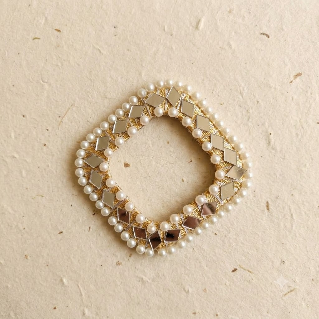Gold Thread Wrapped Frame with Diamond Mirrors and Pearls – Jewellery & Decor Component